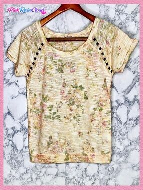 True Freedom Pastel Floral Studded Top Juniors’ Small Textured